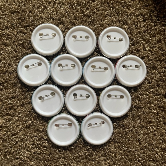 Hunter x Hunter Anime Button Set - Picture 2 of 3